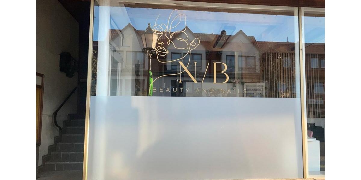 UntermieteStuhlmiete im Kosmetikstudio zimmer