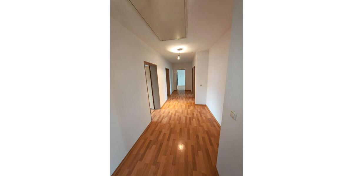 Etagenwohnung Landau an der Isar - 4 Zimmer, 119 m&sup2;, 952&euro; | Angebot:26515764