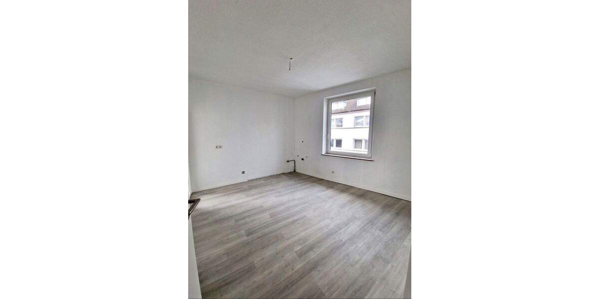 Zimmer in WG - In zentraler sanierter Wohnung mit zwei Bädern 4 zimmer