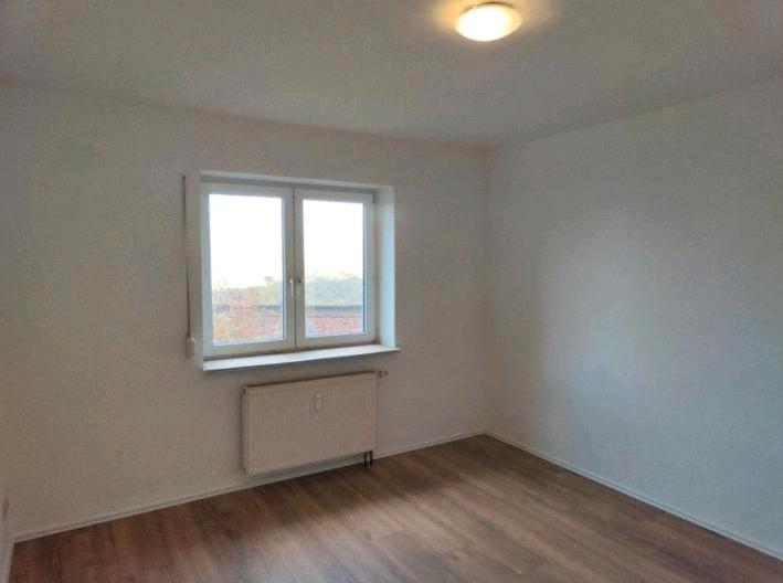 Erdgeschoßwohnung Staßfurt - 3 Zimmer, 60 m&sup2;, 350&euro; | Angebot:24531555