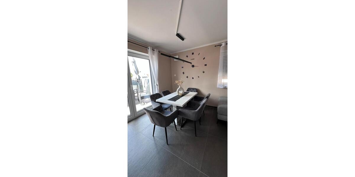 Etagenwohnung Schwandorf - 3 Zimmer, 110 m&sup2;, 1.200&euro; | Angebot:26631623