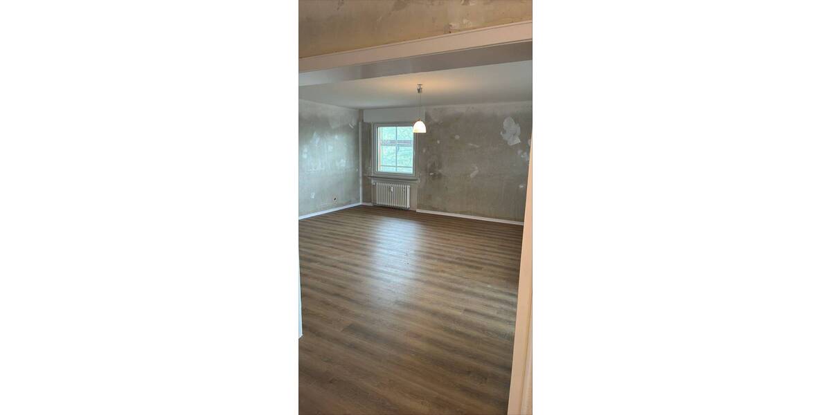 Etagenwohnung Wiesbaden Klarenthal - 3 Zimmer, 106 m&sup2;, 1.195&euro; | Angebot:26695557