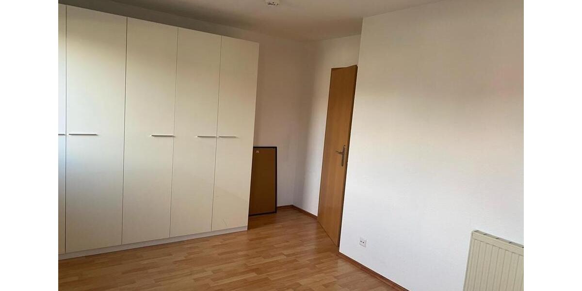Hochparterre Brackenheim - 3.5 Zimmer, 75 m&sup2;, 1.050&euro; | Angebot:26235925