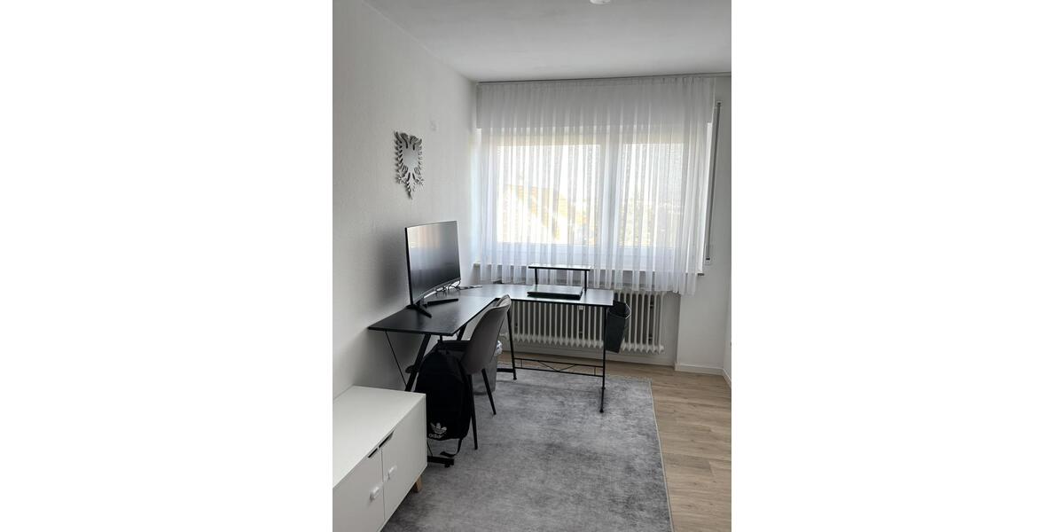 Lichtdurchflutete 4,5-Zimmer-Wohnung mit großzügigem Balkon und Einzelgarage 4.5 zimmer