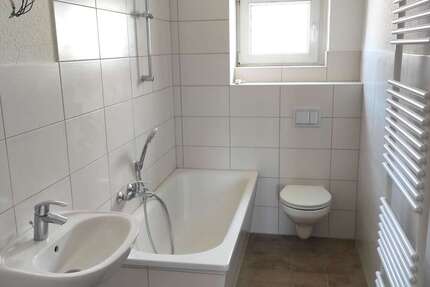 Wohnung Bitterfeld-Wolfen OT Bitterfeld Bitterfeld - 4 Zimmer, 102 m&sup2;, 762&euro; | Angebot:24617518