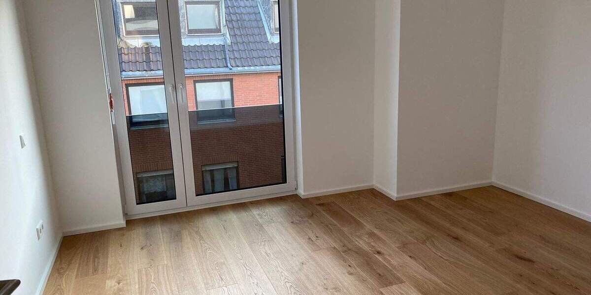 Wunderschöne Maisonette-Whg. in Alt-Junkersdorf mit Loggia - Anfragen per E-Mail - 4 zimmer