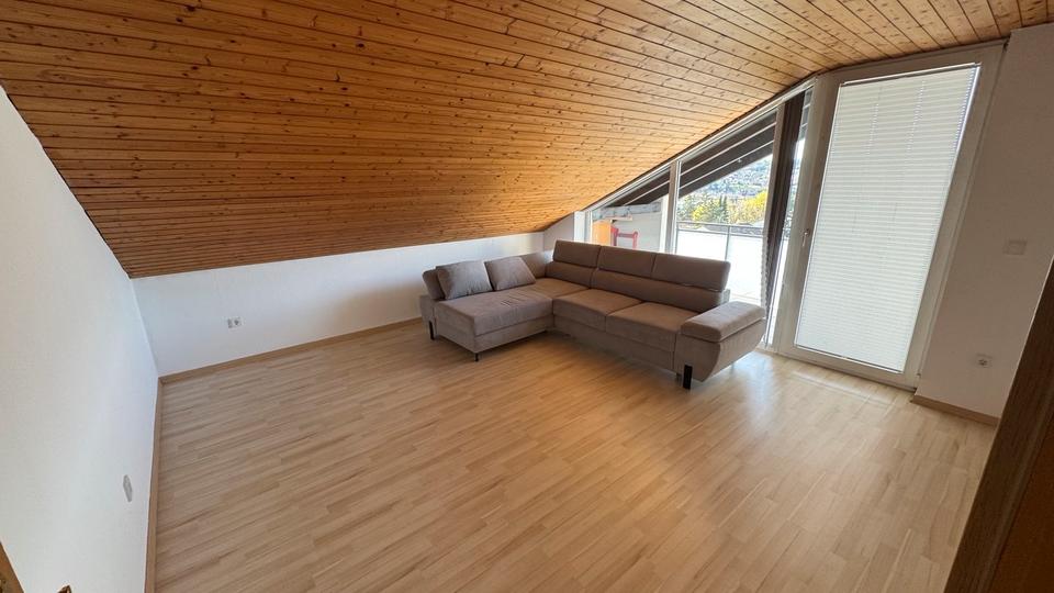 Dachgeschoßwohnung Würzburg Dürrbachau - 3 Zimmer, 70 m&sup2;, 690&euro; | Angebot:26113371