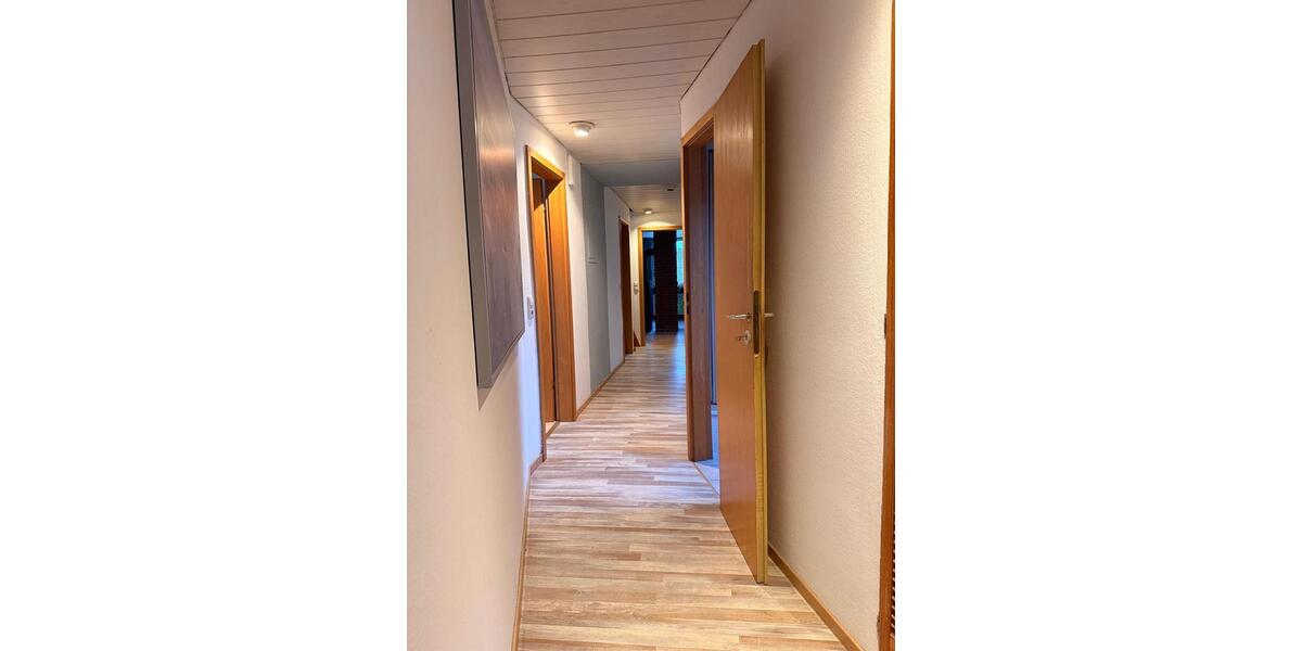 Etagenwohnung Lübeck Sankt Jürgen - 3 Zimmer, 90 m&sup2;, 1.000&euro; | Angebot:24751371