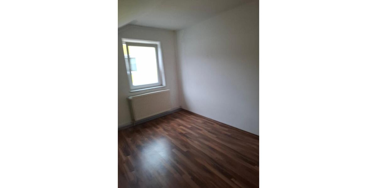 Dachgeschoßwohnung Windischeschenbach - 2 Zimmer, 79 m&sup2;, 420&euro; | Angebot:25839158