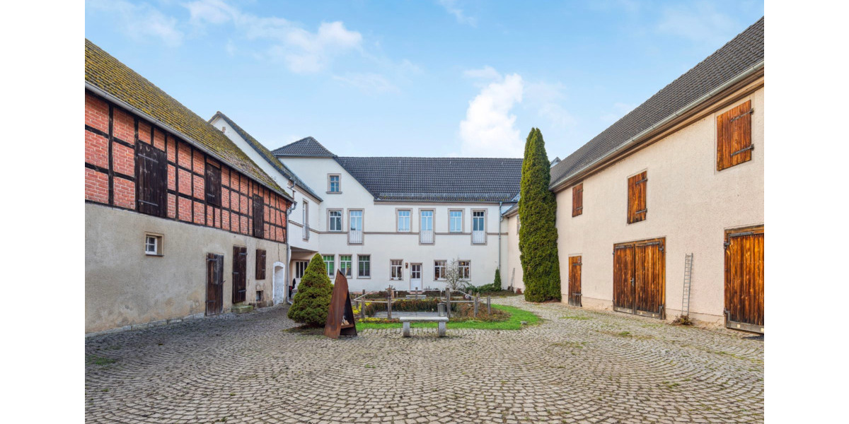 Etagenwohnung Stadtroda - 4 Zimmer, 102 m&sup2;, 1.000&euro; | Angebot:25027026