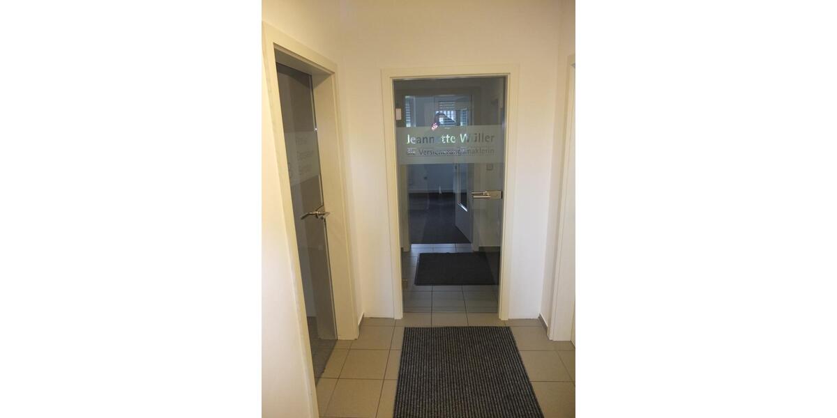 ca. 80 m² Büroräume im 1.OG., in gut frequentierter Lage zimmer