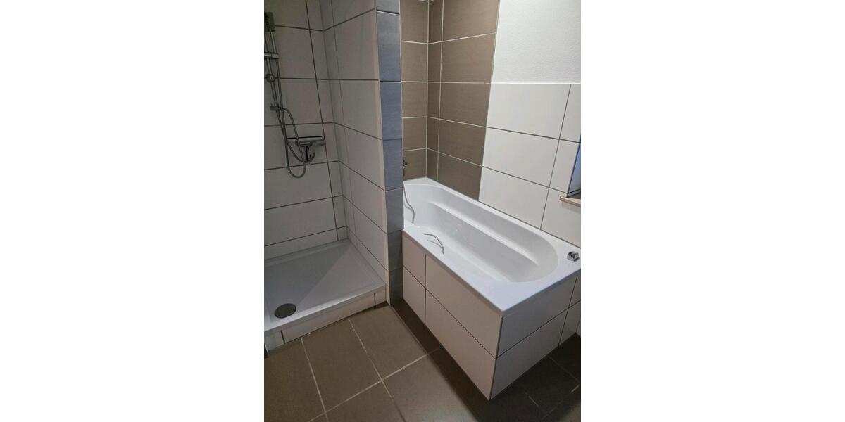 Etagenwohnung Wallerfangen - 4.5 Zimmer, 182 m&sup2;, 1.035&euro; | Angebot:25279550