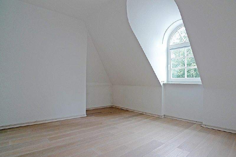 Etagenwohnung München-Solln Thalk.Obersendl.-Forsten-Fürstenr.-Solln - 4 Zimmer, 135 m&sup2;, 2.800&euro; | Angebot:25664896