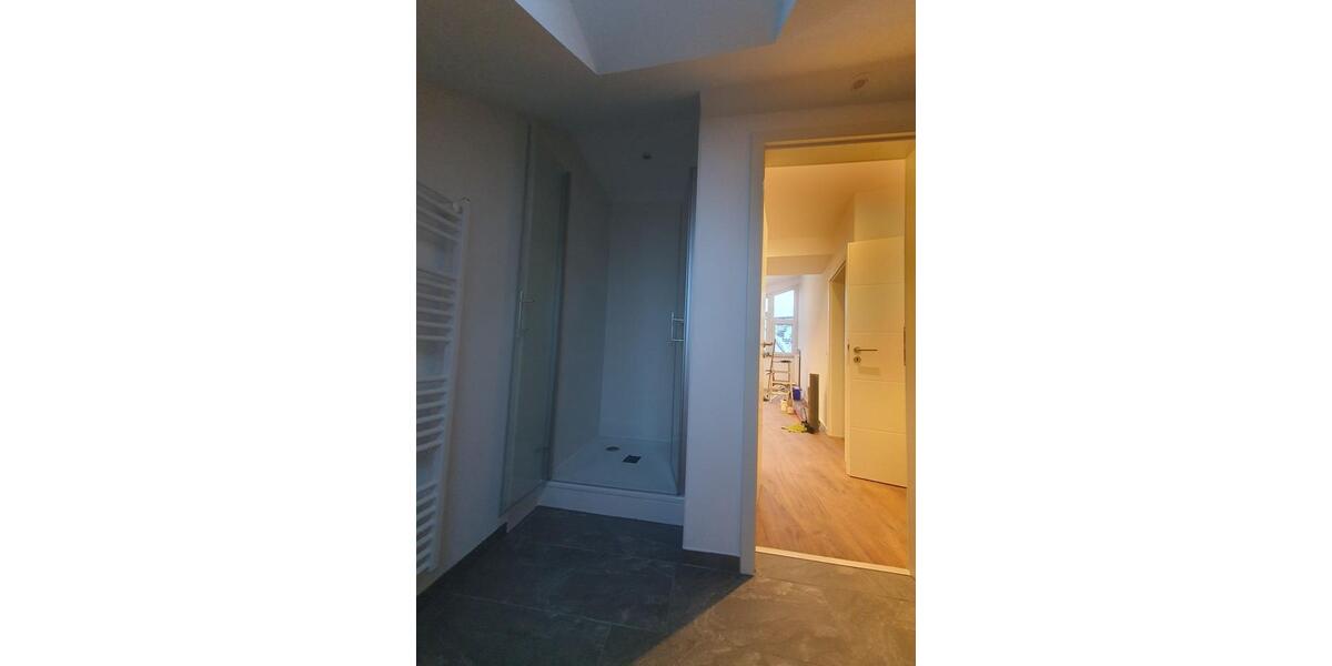 Charmante Dachgeschosswohnung in Hannover - Perfekt für modernes Wohnen 3 zimmer