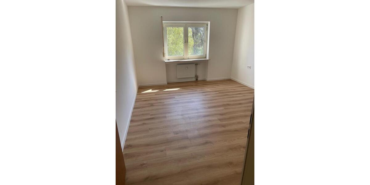 Etagenwohnung Kreuzwertheim - 2 Zimmer, 71 m&sup2;, 600&euro; | Angebot:26407133