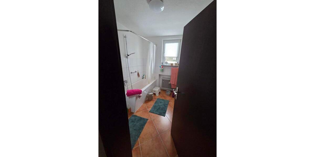 Helle 3-Zimmer-Wohnung im 1. OG mit Garage 3 zimmer