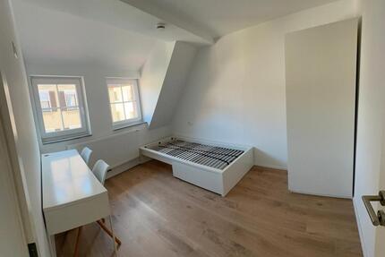 Zentrale Frauen-WG in Rottenburg – saniert & möbliert