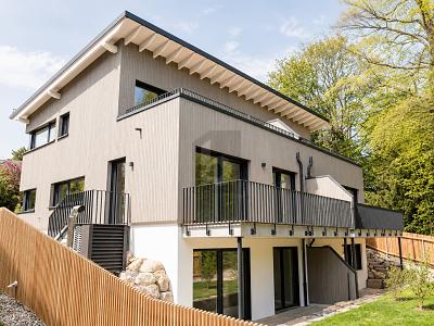 MODERN, MEHRERE TERRASSEN UND BLICK INS GRÜNE - Doppelhaushälfte Starnberg | Angebot:26838268