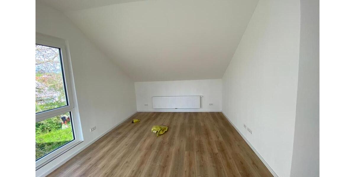 Dachgeschoßwohnung Wendlingen am Neckar - 2.5 Zimmer, 60 m&sup2;, 1.000&euro; | Angebot:25053517