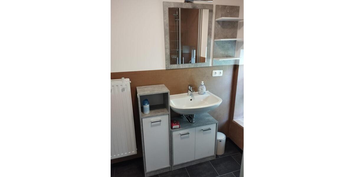 Dachgeschoßwohnung Essenbach - 1 Zimmer, 60 m&sup2;, 500&euro; | Angebot:25296178