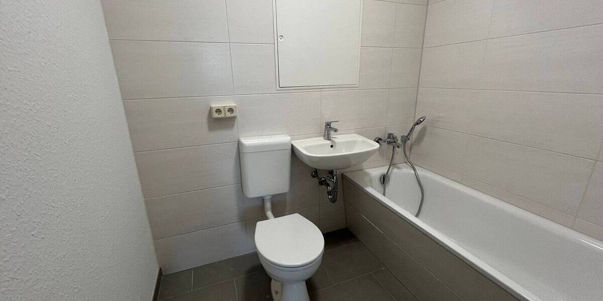 Etagenwohnung Zwickau Pölbitz - 3 Zimmer, 70 m&sup2;, 425&euro; | Angebot:26834756