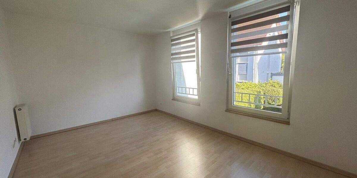 Reihenmittelhaus Kaiserslautern Innenstadt - 5 Zimmer, 141 m&sup2;, 1.600&euro; | Angebot:24836225