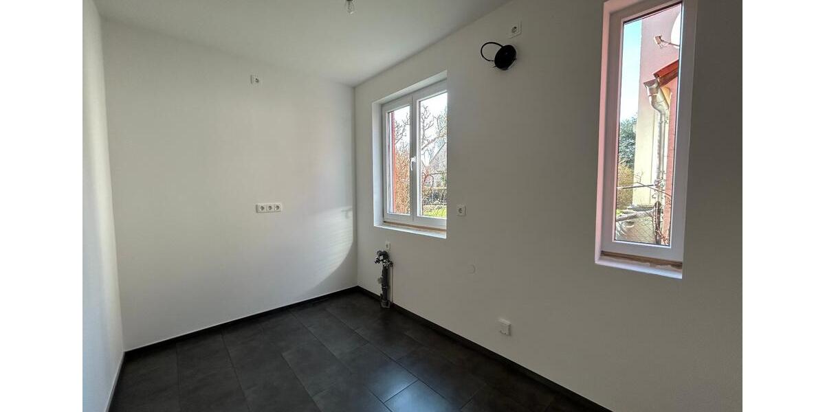 Erdgeschoßwohnung Halle (Saale) Frohe Zukunft - 3 Zimmer, 91 m&sup2;, 1.350&euro; | Angebot:25943685