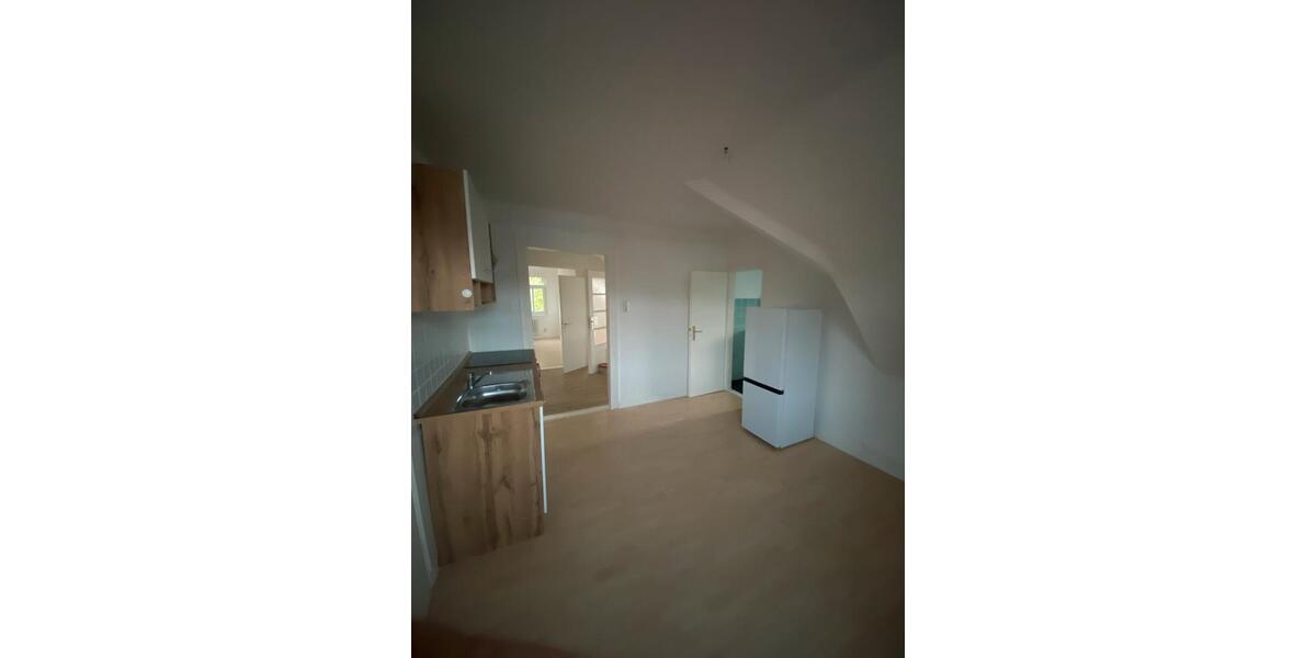 Dachgeschoßwohnung Bad Pyrmont - 3.5 Zimmer, 61 m&sup2;, 600&euro; | Angebot:25175461