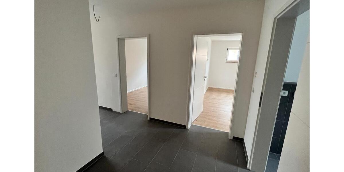 Etagenwohnung Tiefenbach - 3 Zimmer, 96 m&sup2;, 1.050&euro; | Angebot:26632575