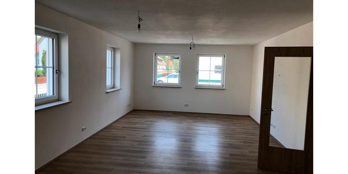 Erdgeschoßwohnung Ederheim - 3 Zimmer, 100 m&sup2;, 900&euro; | Angebot:26552029