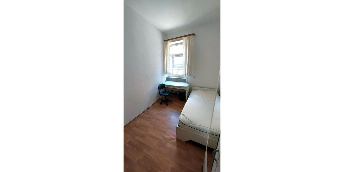 Wohnen auf Zeit Edenkoben - 4 Zimmer, 110 m&sup2;, 330&euro; | Angebot:24785968