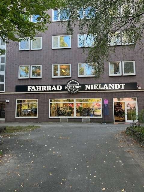 Einzelhandel in Hamburg 6.310 € 631 m² zimmer