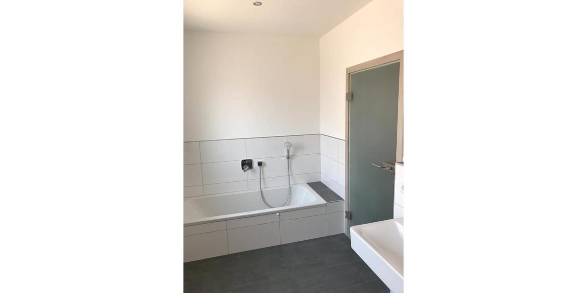 Erdgeschoßwohnung Neustadt an der Aisch - 3 Zimmer, 96 m&sup2;, 1.000&euro; | Angebot:25977285