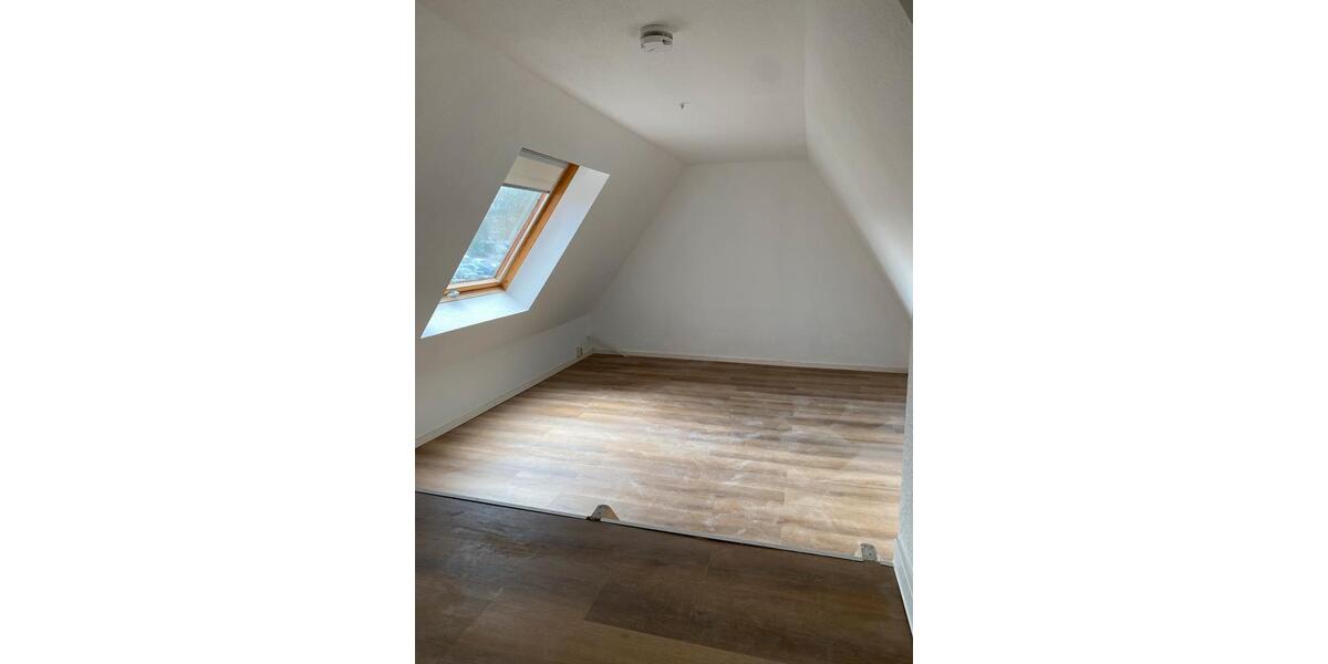 Etagenwohnung Nordhorn - 4 Zimmer, 120 m&sup2;, 250&euro; | Angebot:25261710