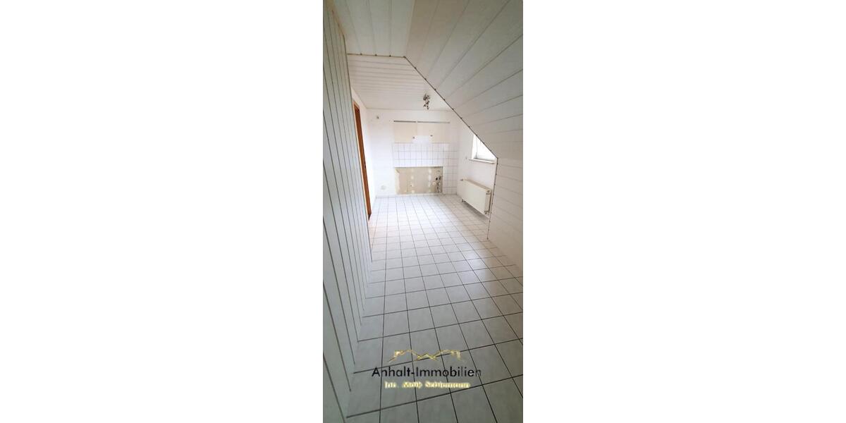 Dachgeschoßwohnung Südliches Anhalt - 3 Zimmer, 56 m&sup2;, 406&euro; | Angebot:24690924