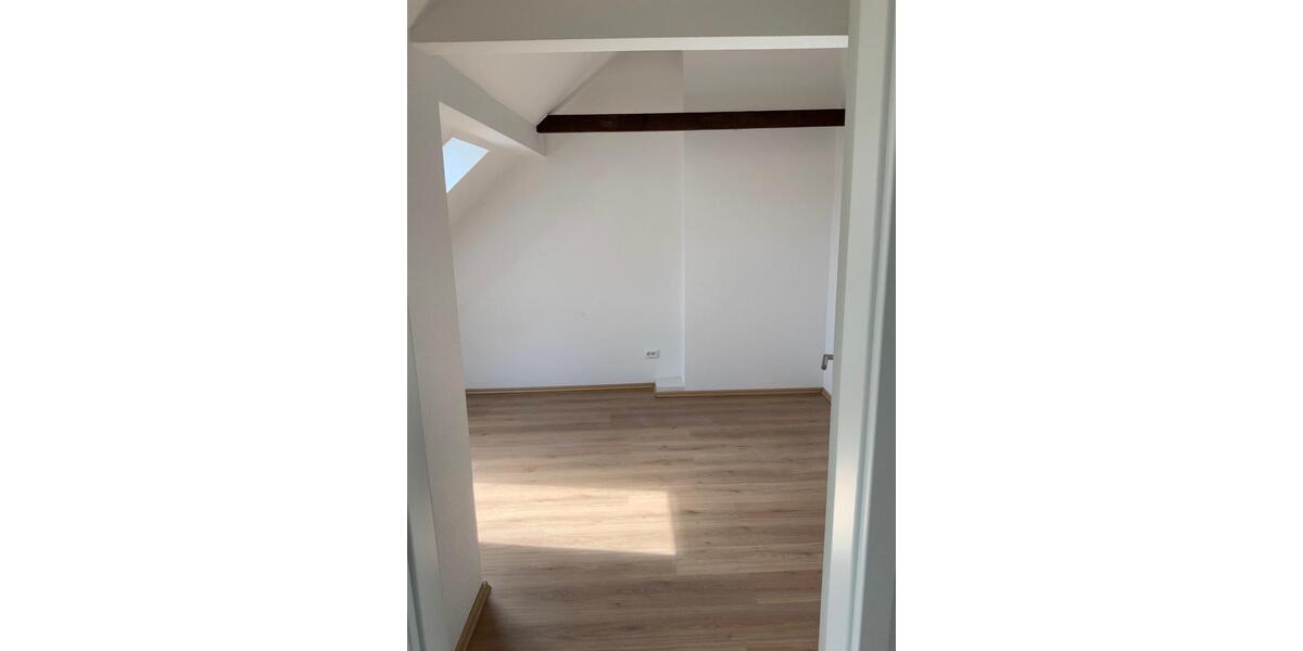 Sanierte 2-Zimmer-Wohnung mit EBK in Dinslaken zimmer