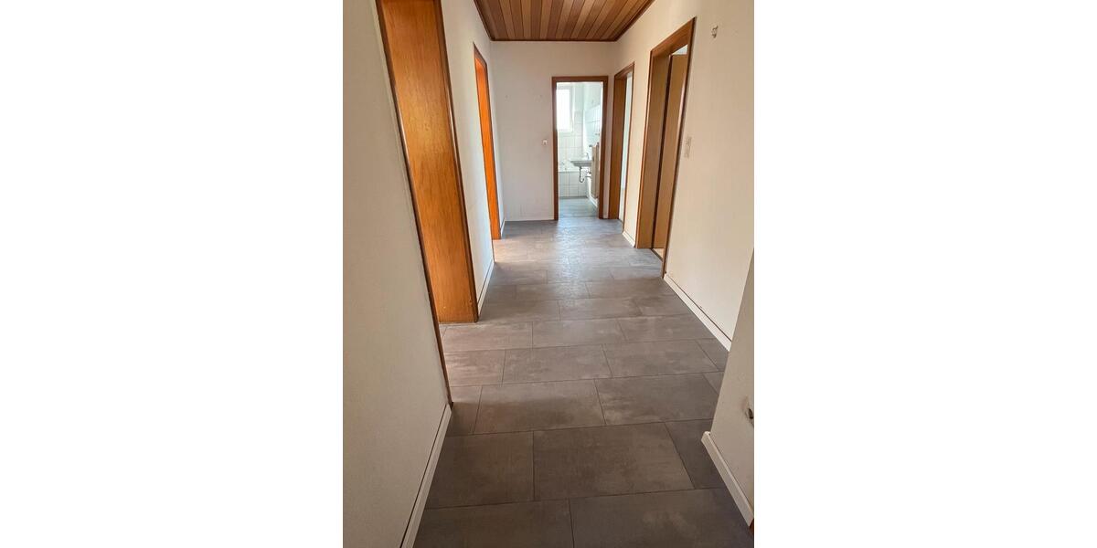 Etagenwohnung Iserlohn Sümmern - 7 Zimmer, 175 m&sup2;, 1.390&euro; | Angebot:25234462