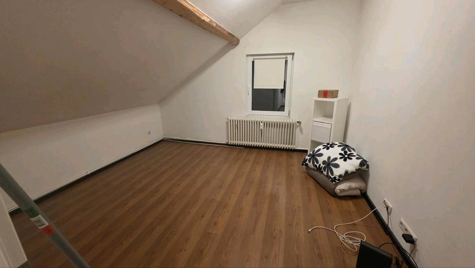Dachgeschoßwohnung Viersen - 2 Zimmer, 40 m&sup2;, 350&euro; | Angebot:25067690