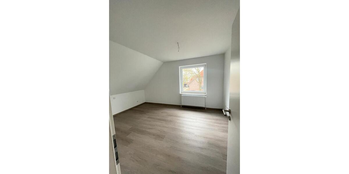 Doppelhaushälfte Zeven - 5 Zimmer, 130 m&sup2;, 1.200&euro; | Angebot:26014403