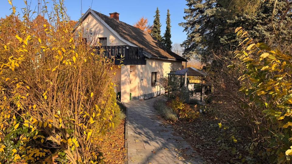 Großzügiges Einfamilienhaus mieten Siebenlehn mit Einliegerwohnung in Alleinlage 7 zimmer