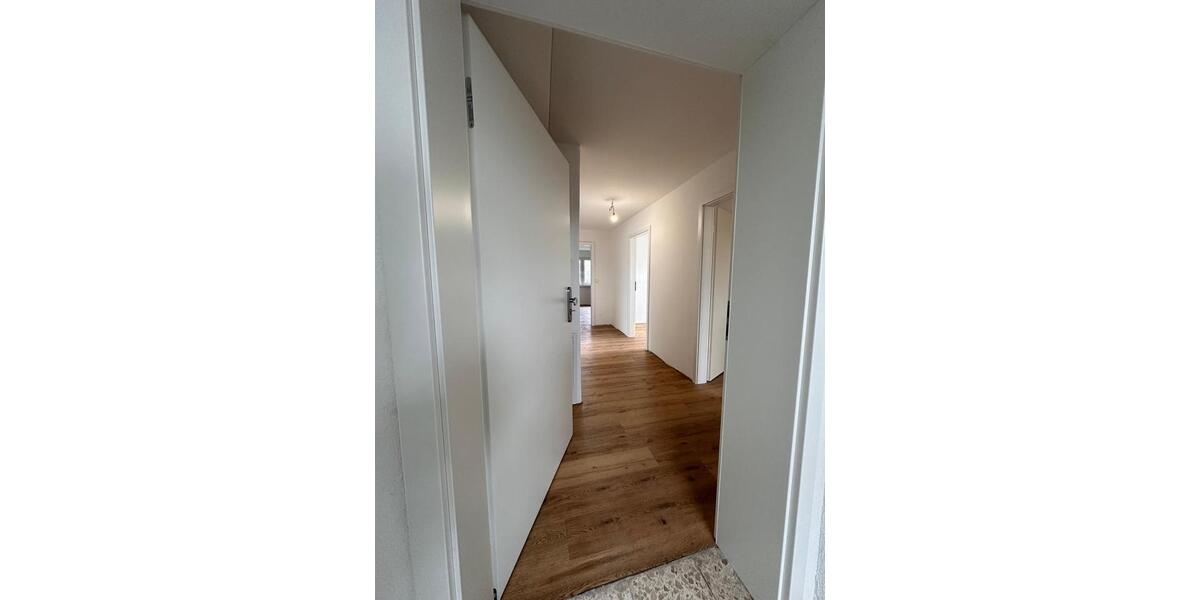 Dachgeschoßwohnung Markgröningen - 2.5 Zimmer, 80 m&sup2;, 1.175&euro; | Angebot:25852525