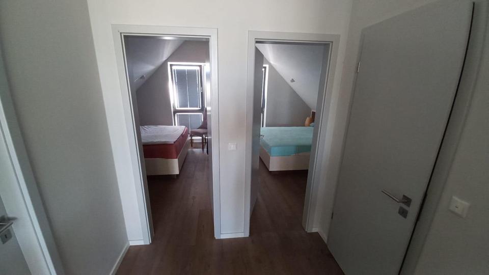Dachgeschoßwohnung Timmendorfer Strand - 3 Zimmer, 90 m&sup2;, 1.700&euro; | Angebot:25452977