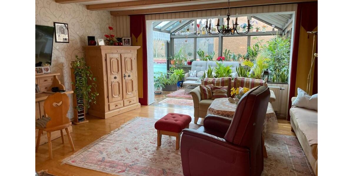 Erdgeschoßwohnung Selbitz - 3 Zimmer, 141 m&sup2;, 690&euro; | Angebot:26040544