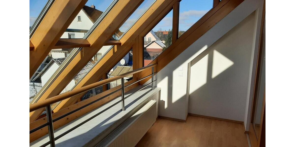 Dachgeschoßwohnung Dentlein am Forst - 4 Zimmer, 97 m&sup2;, 850&euro; | Angebot:26232067