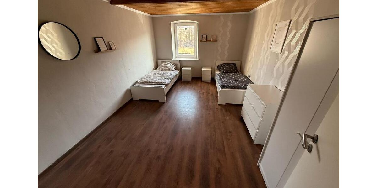 Wohnen auf Zeit Wunsiedel - 10 Zimmer, 85 m&sup2;, 20&euro; | Angebot:23569879