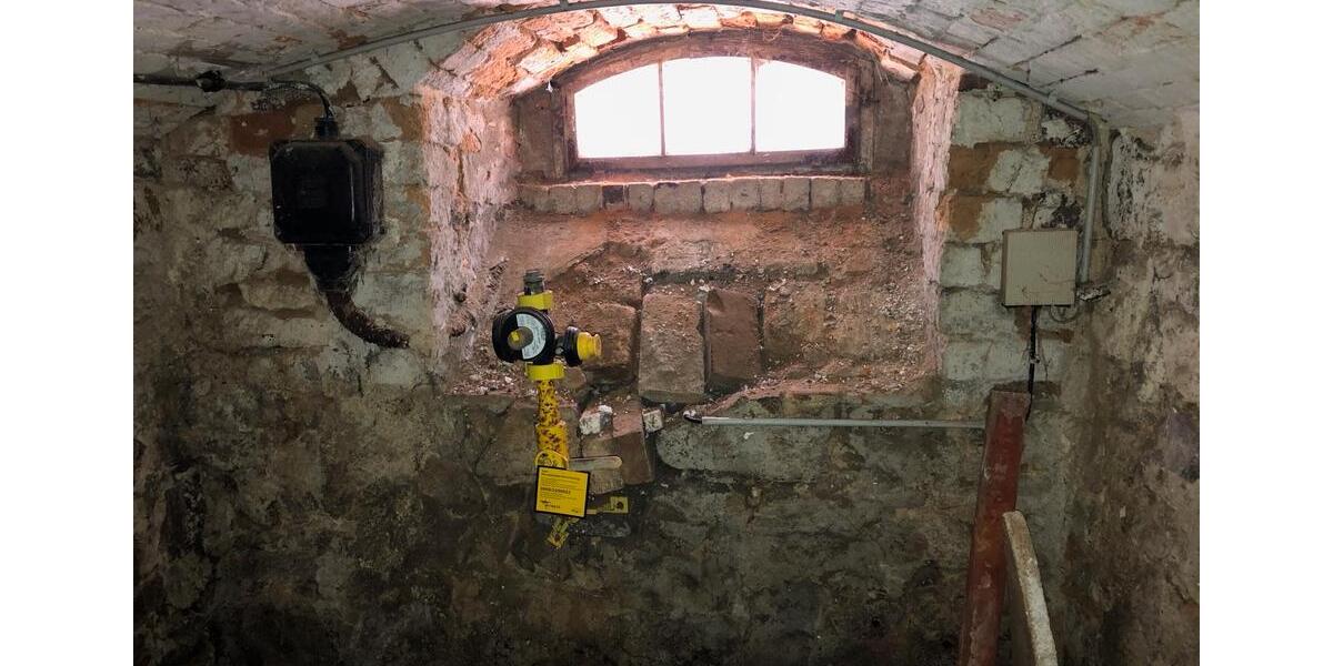 Reihenhaus Halle (Saale) - 10 Zimmer, 135 m&sup2;, 400&euro; | Angebot:25616087