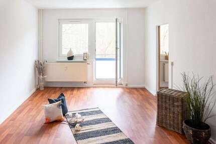 Wohnung zum Mieten in Chemnitz 217 € 35.94 m² 1 zimmer