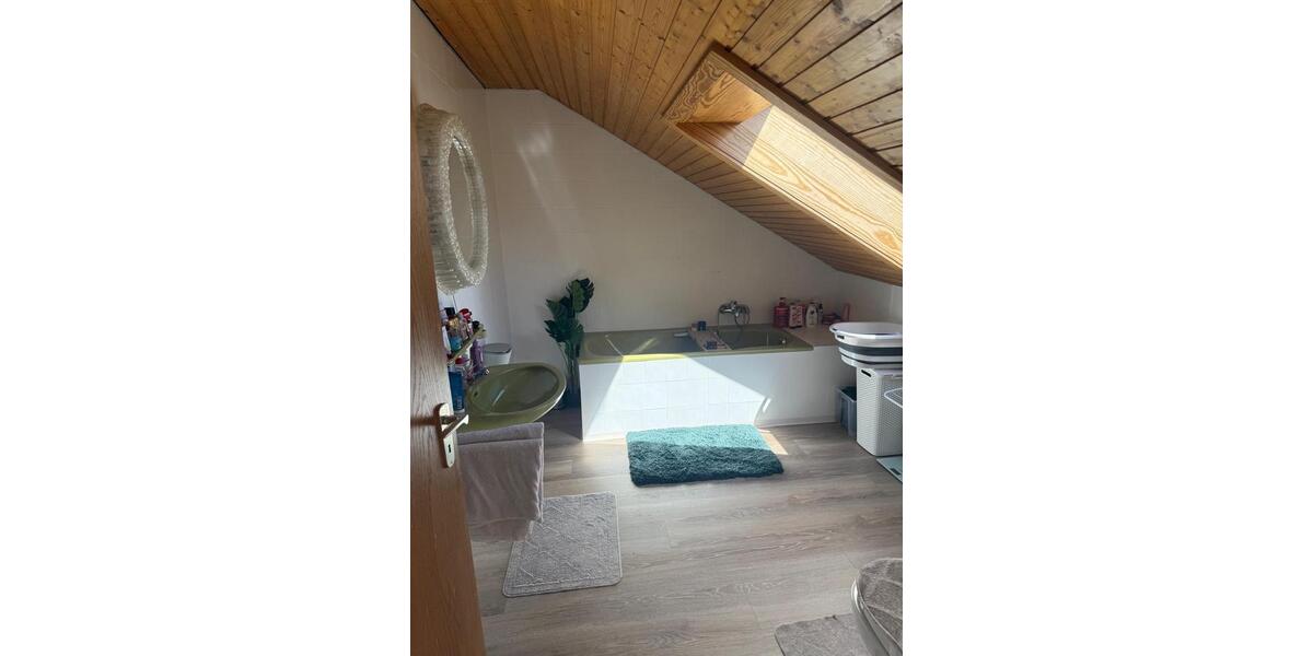 Dachgeschoßwohnung Rosenfeld - 2 Zimmer, 71 m&sup2;, 750&euro; | Angebot:26463446