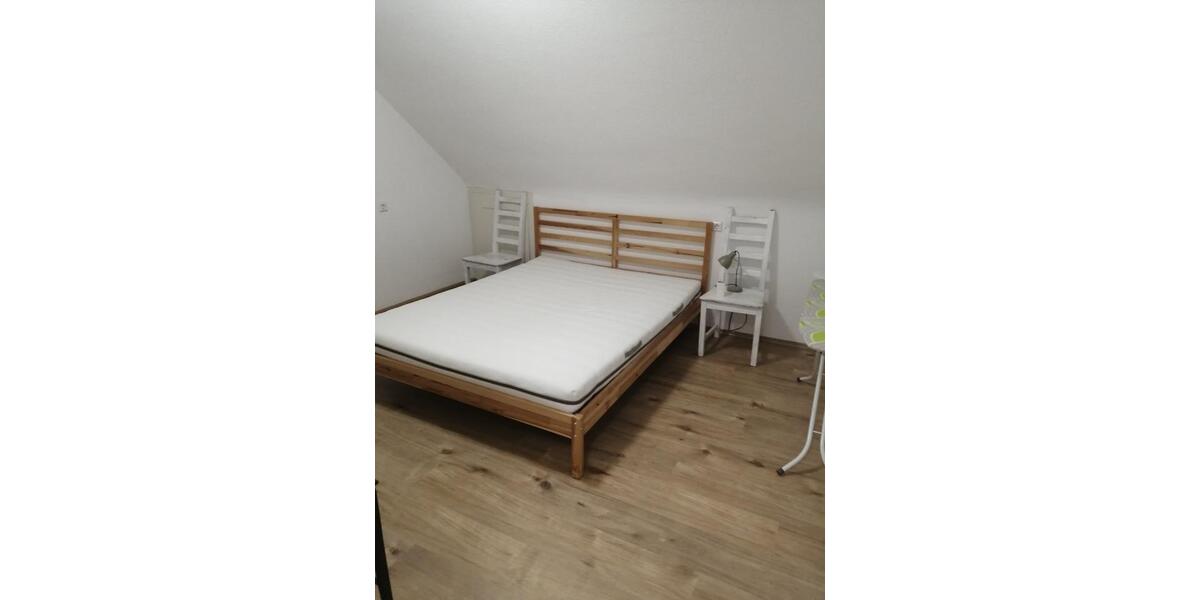 Stuttgart möbiliziert Vier Zimmer Wohnung 7Km von Zentrum 4 zimmer