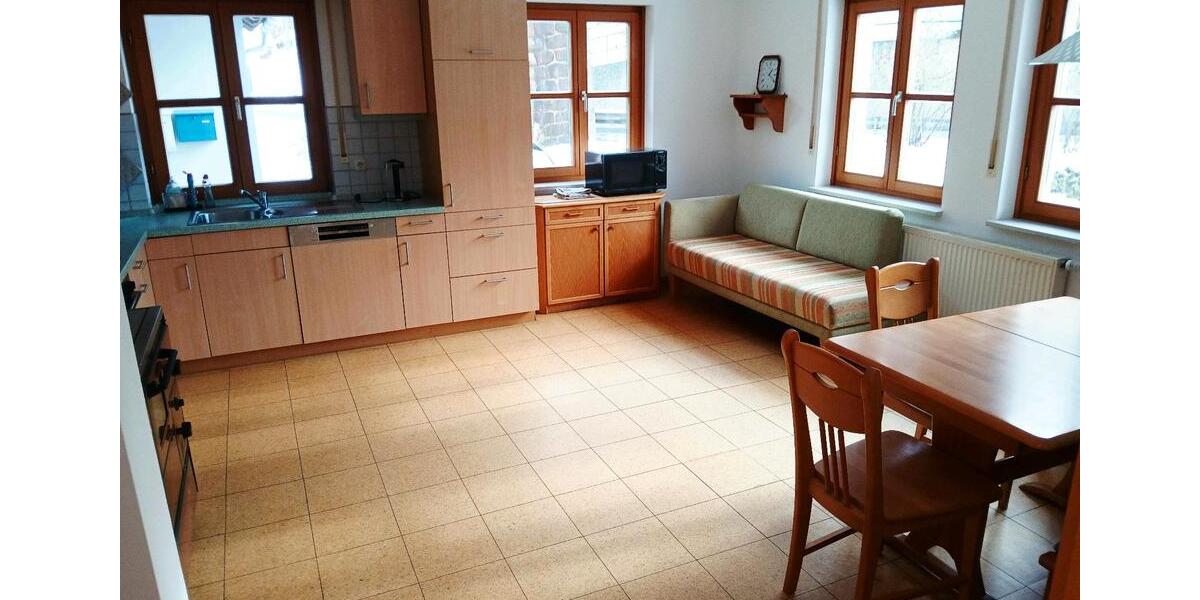 Erdgeschoßwohnung Cham - 4 Zimmer, 115 m&sup2;, 700&euro; | Angebot:24839725